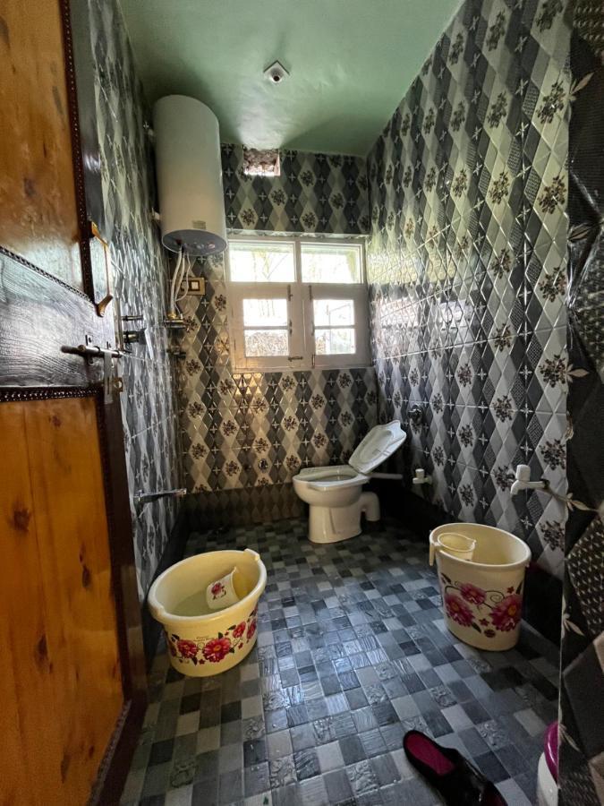 Everest Guest House Gulmarg Buitenkant foto