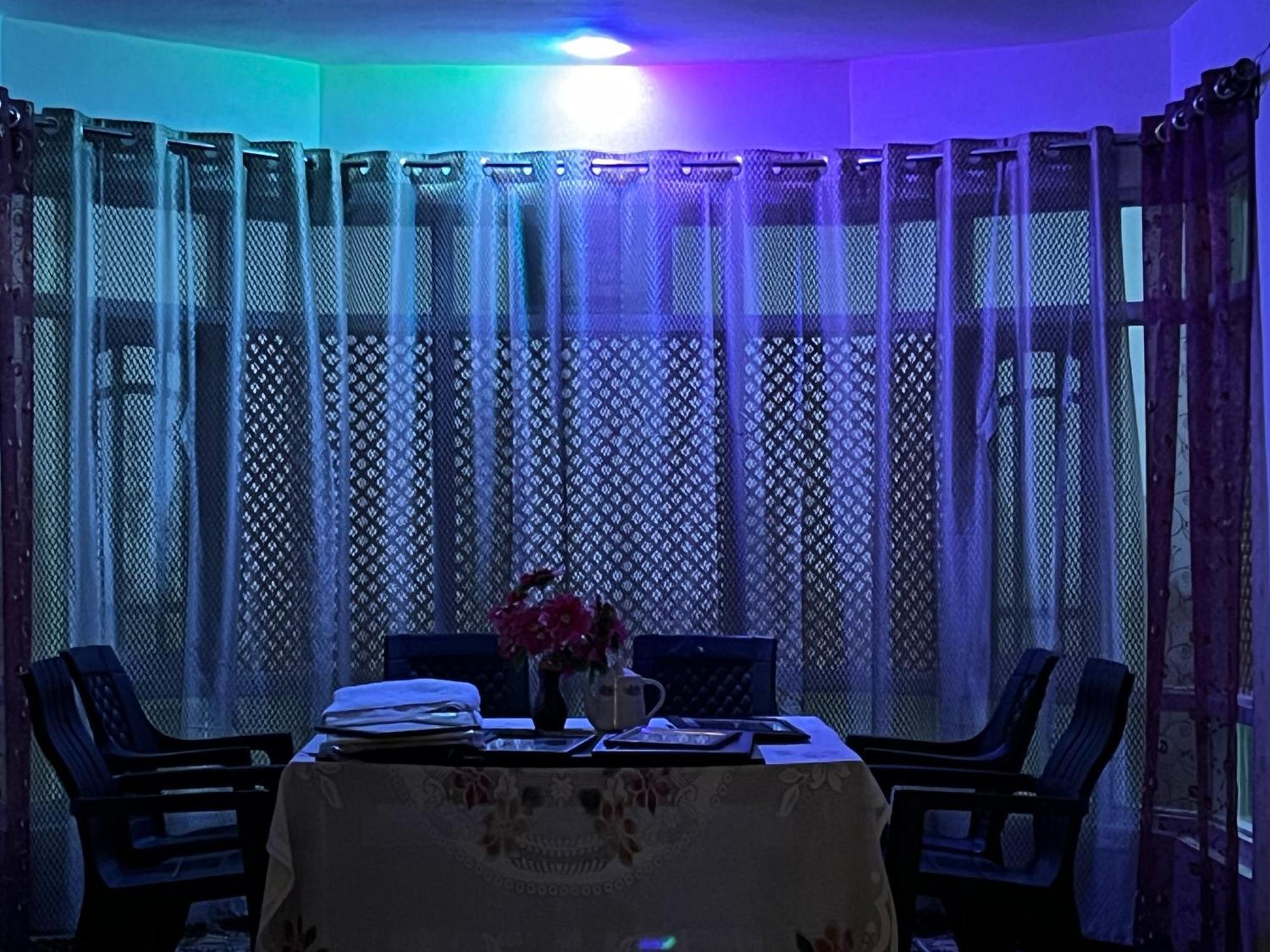 Everest Guest House Gulmarg Buitenkant foto